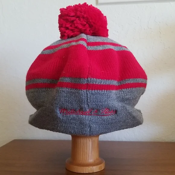 Mitchell & Ness Gray and Red Pom Hat - Picture 3 of 7